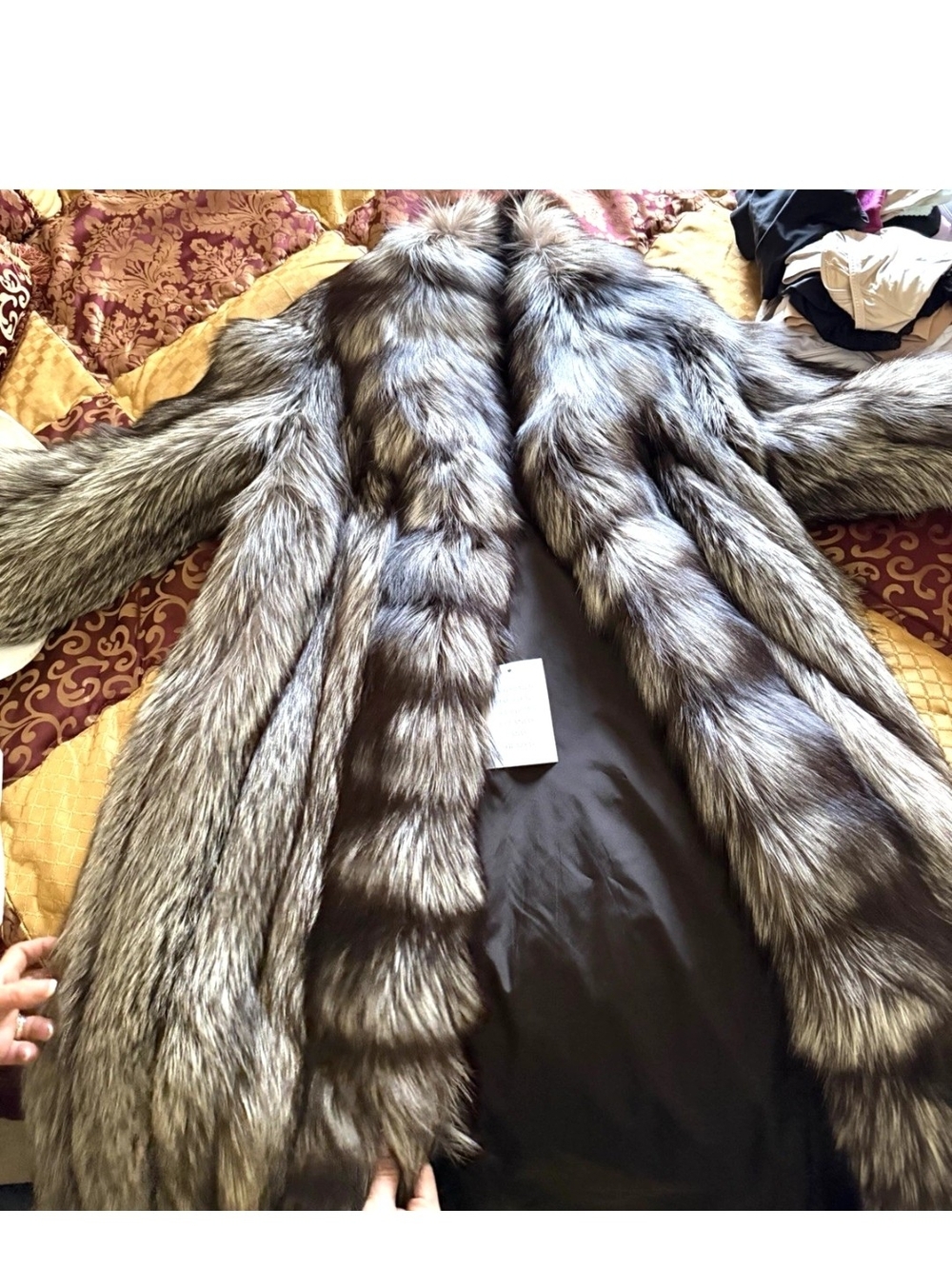 Luxurious Silver Fox Fur Coat - Women - Just Cleaned And Glazed